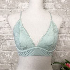 PINK VICTORIA’S SECRET Baby Blue Lace Bralette S